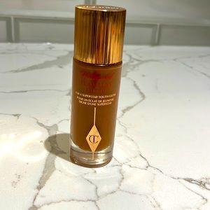 Charlotte Tilbury Hollywood flawless Filter 7 Deep. Used once.
